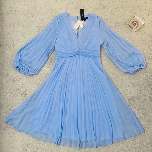 Banana Replublic chiffon pleated dress - Picture 4 of 17